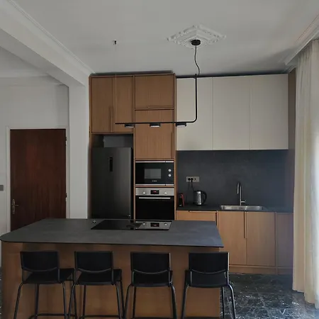 Apartment Near & Old Port
