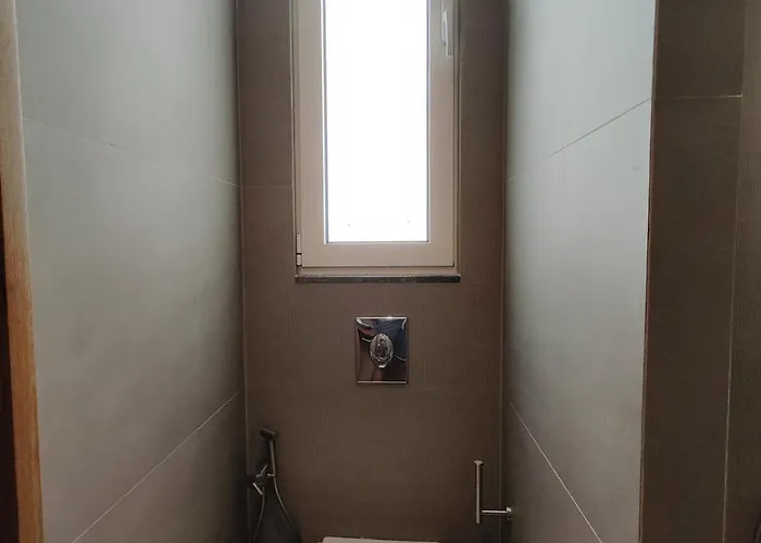 Near & Old Port Apartament *